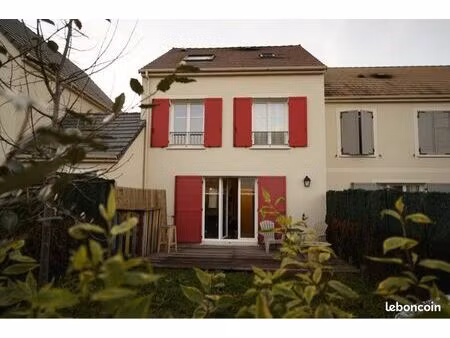 maison individuelle 5 pièces construction 2016 dans résidence calme