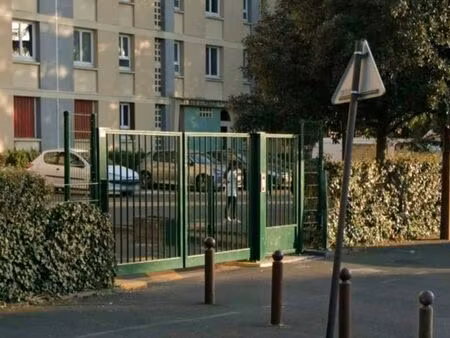 place de parking dans résidence sécurisée