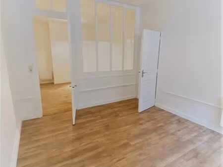 f3 rénové à neuf haussmannien- 65 m² - centre