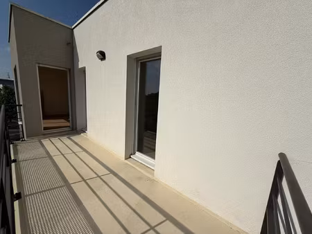 location appartement 3 pièces à la chapelle-sur-erdre (44240) : à louer 3 pièces / 65m² la