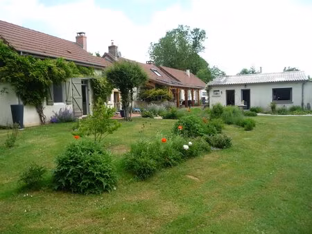 vente longère 255 000€ - 6 pièces – 4 chambres – 158 m² – terrain arboré de 4904 m²