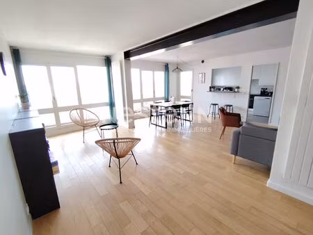 a vendre montigny le bx les pres beau 8 pieces de 153m² en dernier etage avec ascenseur