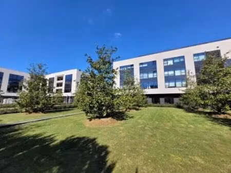 location bureaux 41 m² à 1?969 m²