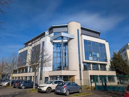 location bureaux 123 m²