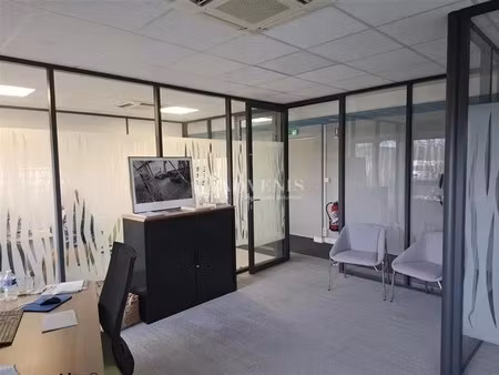 location bureaux 163 m² à 589 m²