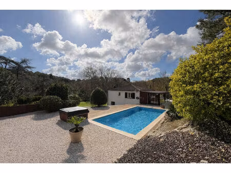 maison 141 m² avec véranda chauffée piscine studio indépendant et grand terrain sans vis à