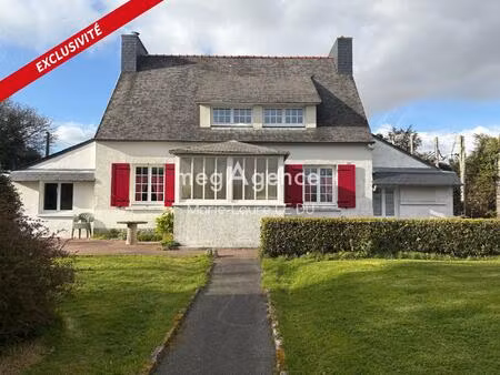 maison de campagne avec différentes dépendances