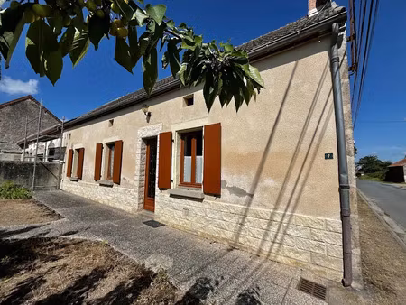 vente maison 5 pièces 103 m² à malicorne (03600)  68 000 €