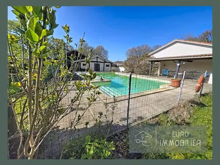 maison familiale de 155m² avec piscine et terrain