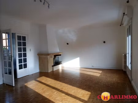 t4 avec jardin  terrasse et garage en centre ville