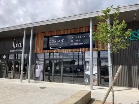 location commerce 257 m²