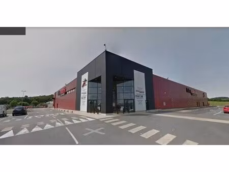 location commerce 75 m²