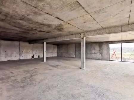 location commerce 100 m² à 300 m²