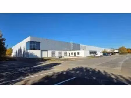 location entrepôt 824 m²