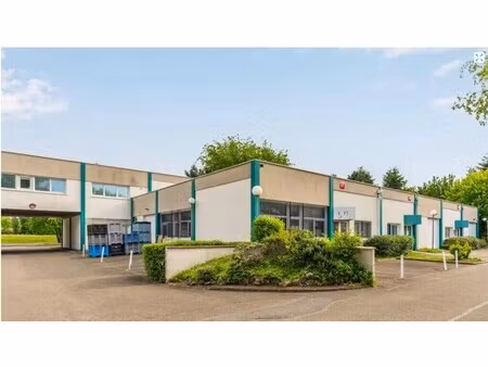 location entrepôt 148 m² à 461 m²