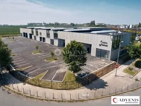 location local d'activités 656 m²