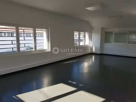 location local d'activités 288 m²