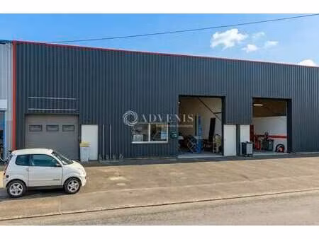 location local d'activités 200 m²