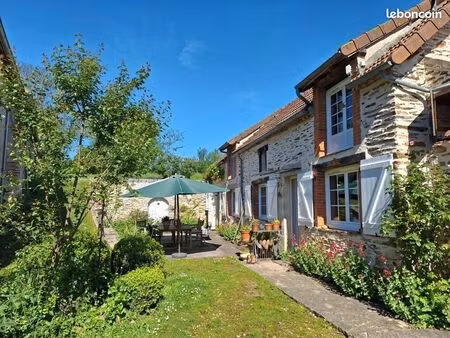 propriété 4 pièces 253 m²