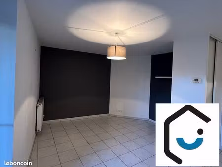 studio 1 pièce 27 m²