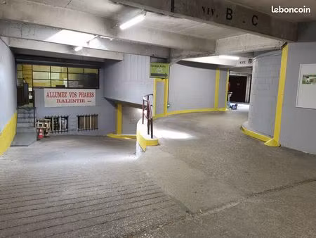 location box fermé stockage ou parking sécurisé