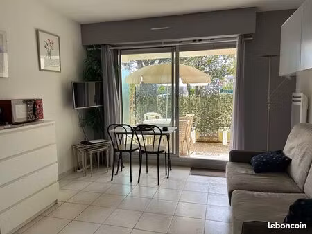 studio meublé avec terrasse – location à l’année