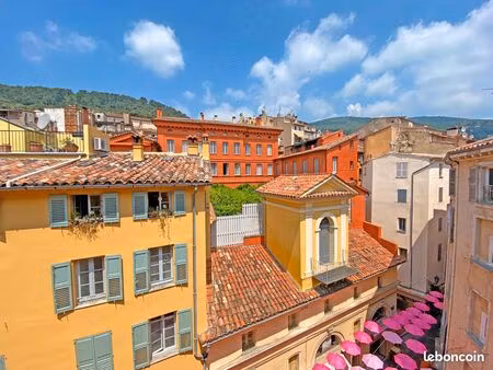 3p meublé - emplacement idéal - centre ancien