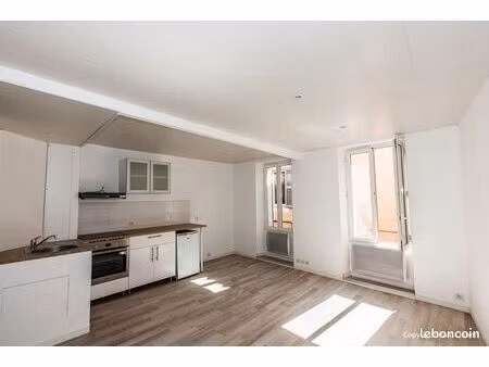 t2 40m² refait à neuf – centre-ville – lumineux