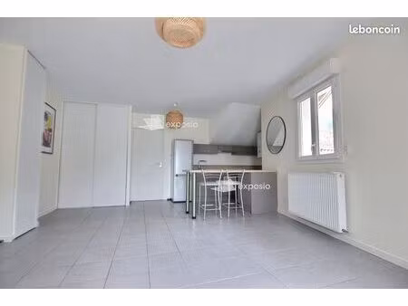 studio 1 pièce 33 m²