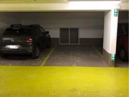 place de parking à rueil malmaison quartier mont valérien