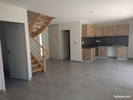 location maison t4 87 m2