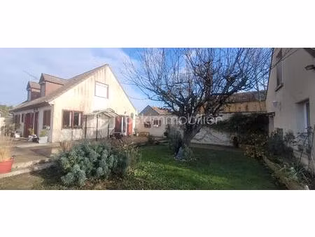 maison traditionnelle de 120 m² à beaune-la-rolande