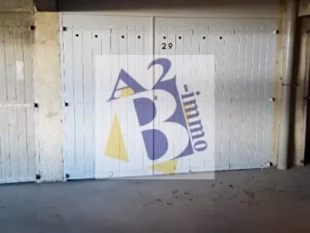 location parking 15 m² à angouleme (16000)  65 €