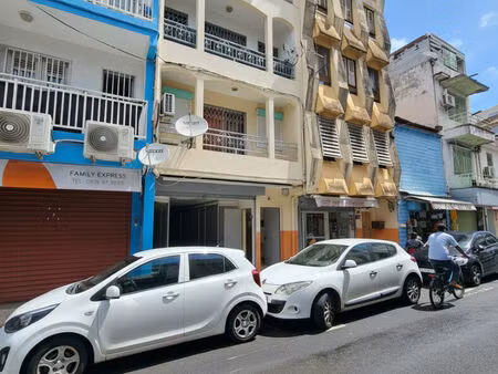 location local d'activité  90.00m²  fort
