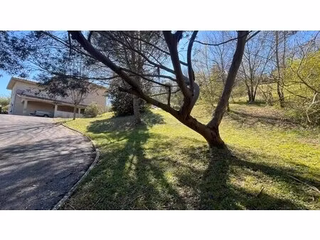 exclusivite: maison familiale de type 8 au centre d'auch