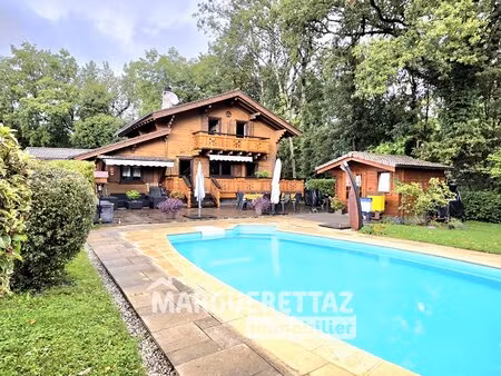 chalet 110 m² - 3 chambres - piscine et annexes