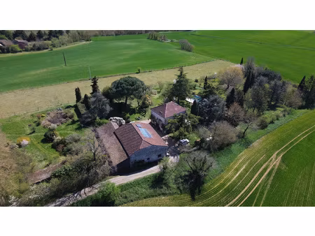 castelsagrat maison avec 5 chambres  gite  dependants  3