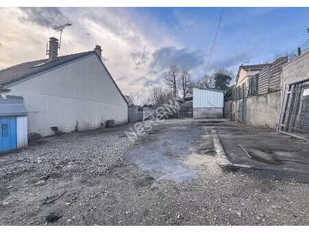 terrain à bâtir ? 447 m² ? permis purgé ? projet 3 logements ? puiseux