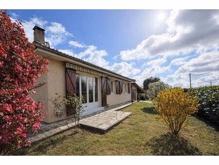 saint-jean - maison t4 de 85 m²  plain pied  calme  jardin  garage + carport + dépendances