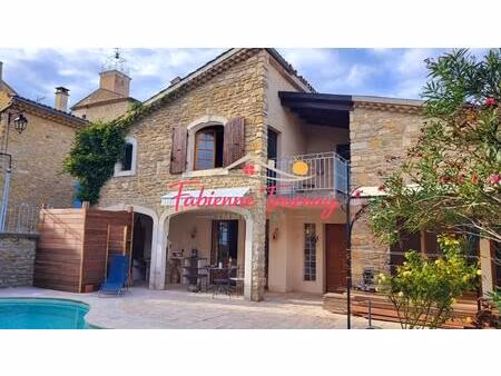 maison de village en pierre  avec vue  4 chambres  piscine chauffée