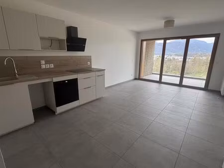 t2 neuf à bassens  sous loi pinel