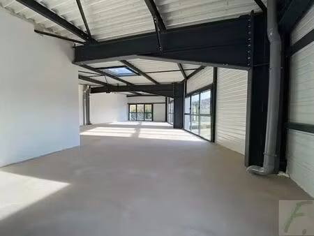 vente commerce 144 m²