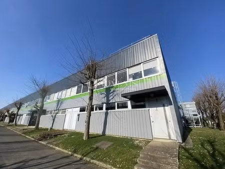 location entrepôt coignieres 78310 443m² à 1243m²