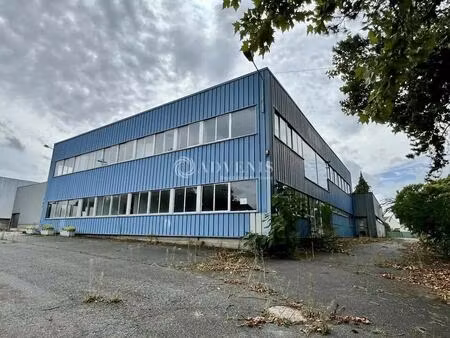location entrepôt 600 m² à 7?950 m²