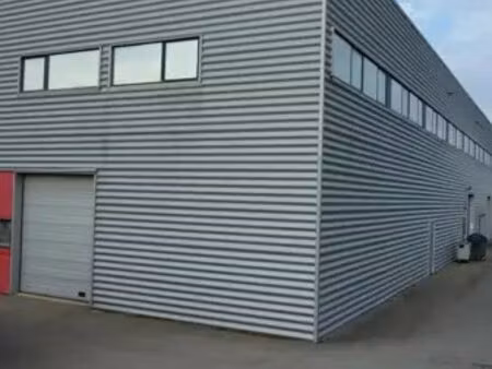location entrepôt 220 m²