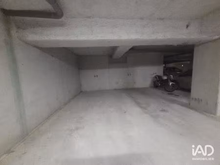 location parking/garage/box 12 m²