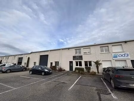location local d’activités décines-charpieu 69150 583m²