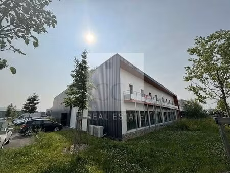 location local d'activités 475 m²