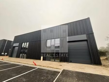 location local d'activités 750 m²