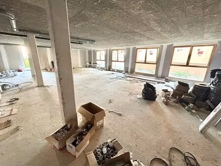 location local d'activités 116 m²